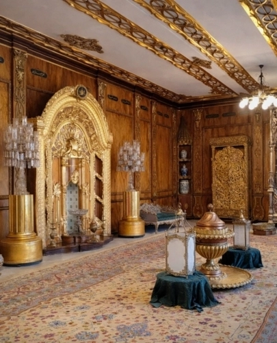 Royal Grandeur Revealed