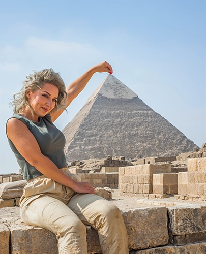 Pyramid tour with Female Guide